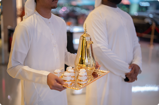 Full logistics for multi-day summits: coffee stations, breaks, and closing receptions.